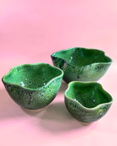 SET OF 3 GREEN SPECKLE GLAZED FRILL BOWLS