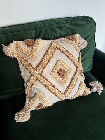 MOROCCAN TUFTED CUSHION COVER IN NEUTRAL DESIGN