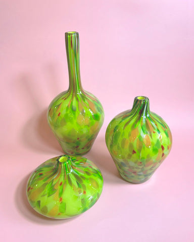 SMALL GREEN SPECKLED BLOWN GLASS VASE