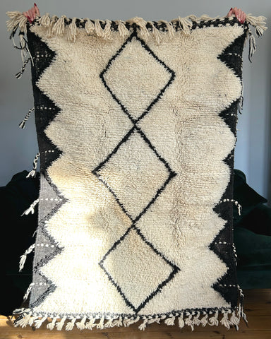 MOROCCAN MONO TASSEL RUG